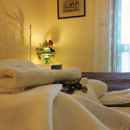 La Casa Di Chicca Apartment Лече Екстериор снимка