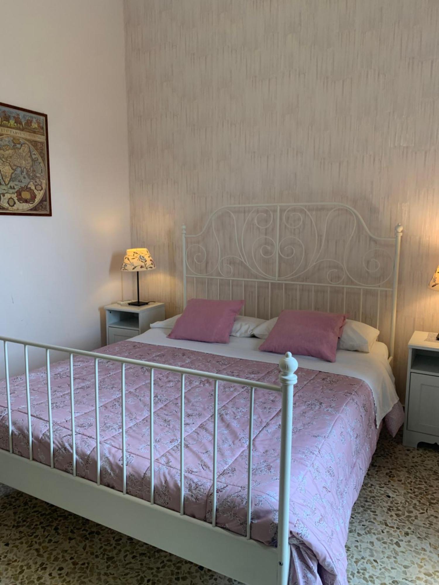 La Casa Di Chicca Apartment Лече Екстериор снимка