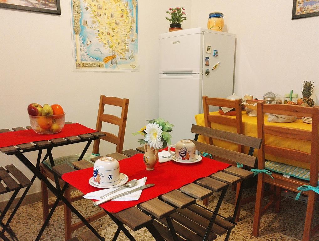 La Casa Di Chicca Apartment Лече Екстериор снимка