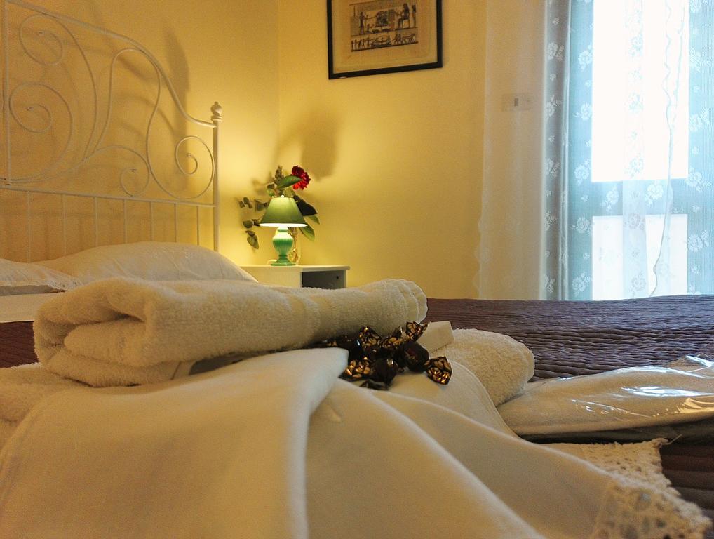 La Casa Di Chicca Apartment Лече Екстериор снимка