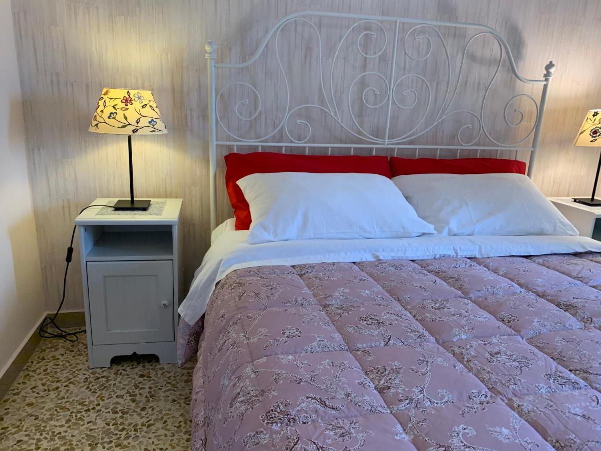 La Casa Di Chicca Apartment Лече Екстериор снимка